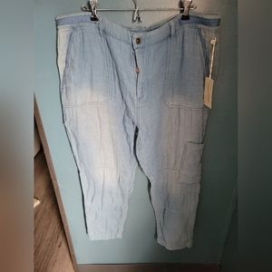 Universal Thread NWT size 18 light denim look pants‎